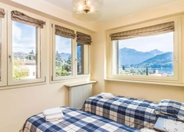 Brezza Del - Tremezzina. Villa Mezzegra