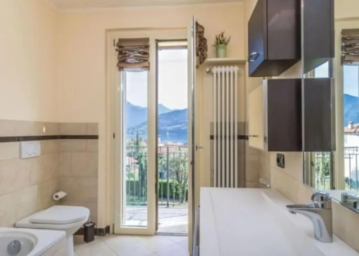 Brezza Del - Tremezzina. *