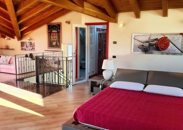 Brezza Del - Tremezzina. *