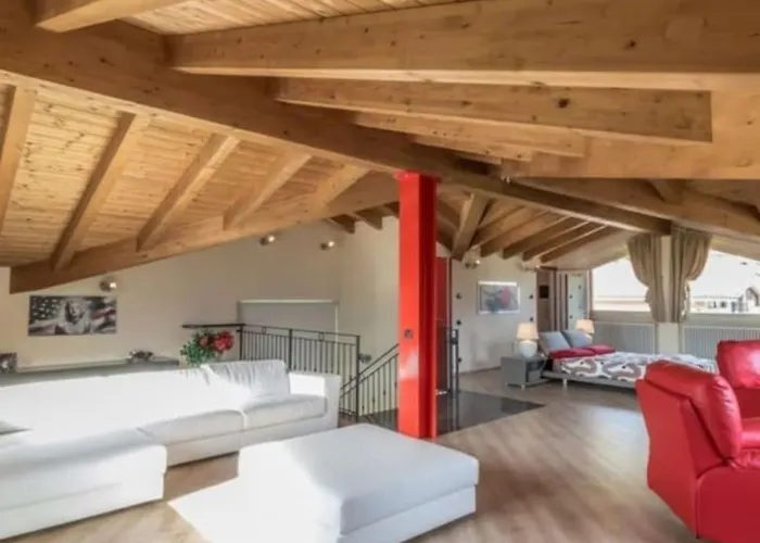 Brezza Del - Tremezzina. *